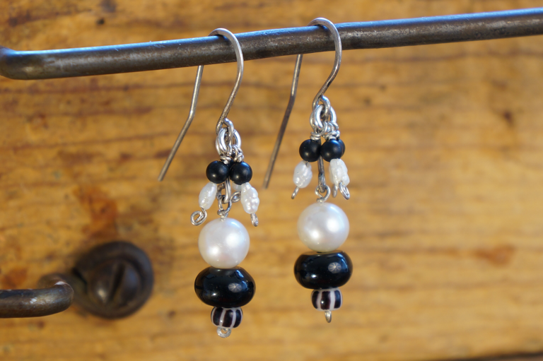 Rasenna Tassel Earrings in Onyx & Pearl