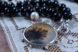 Moss & Dot Necklace