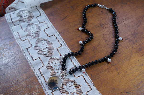 Moss & Dot Necklace